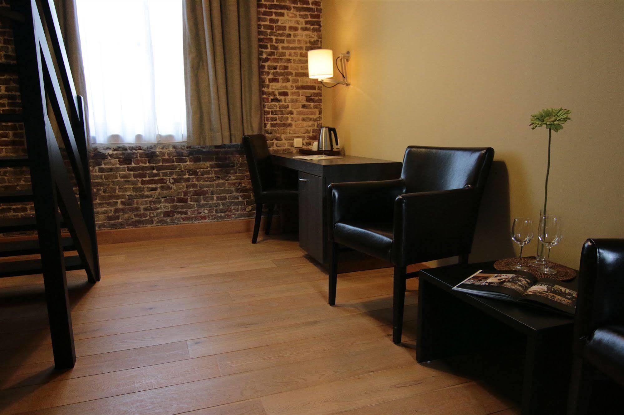 Het Godshuis Hotel ซินต์-เลาไรนส์ ภายนอก รูปภาพ