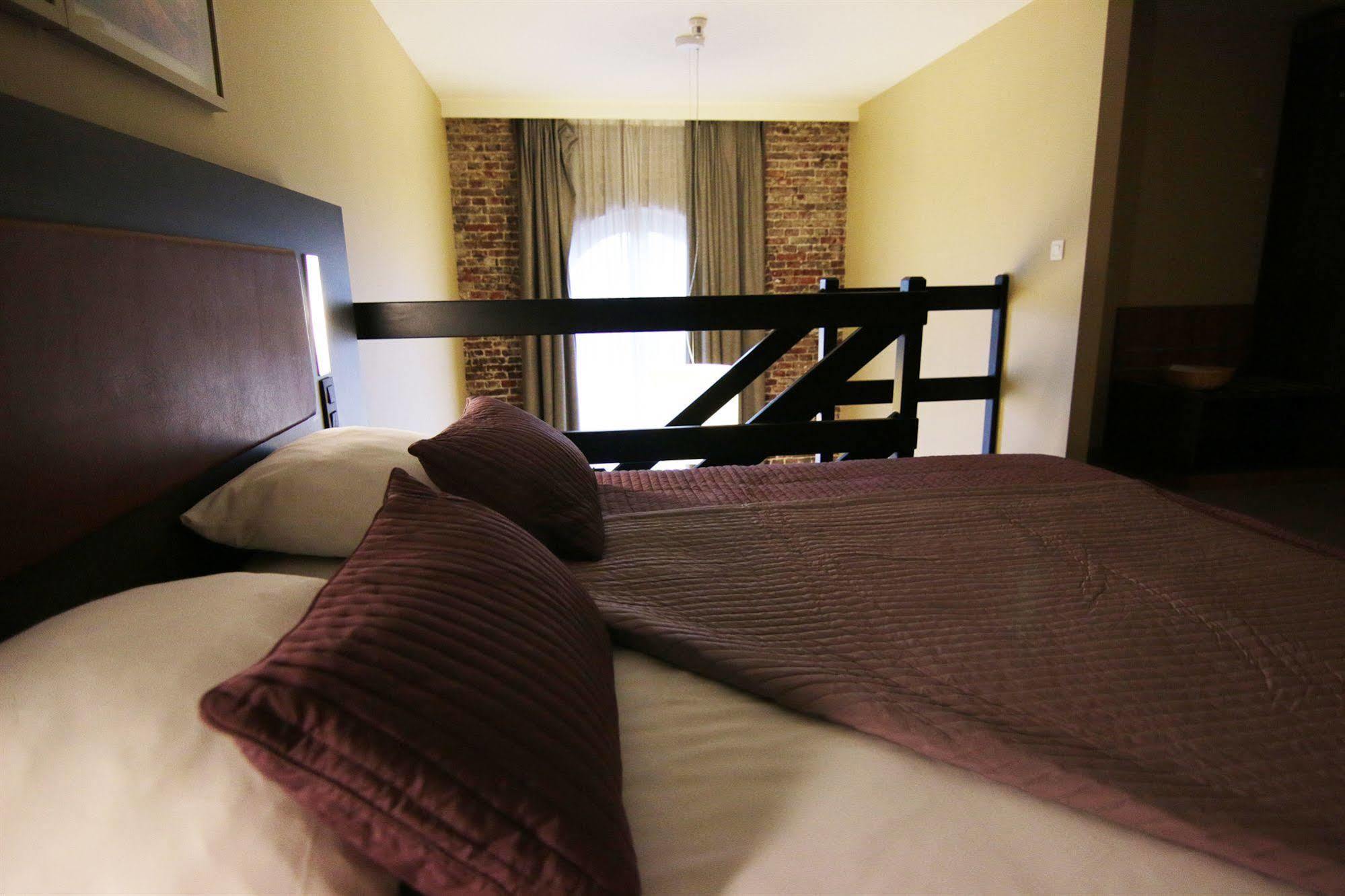 Het Godshuis Hotel ซินต์-เลาไรนส์ ภายนอก รูปภาพ