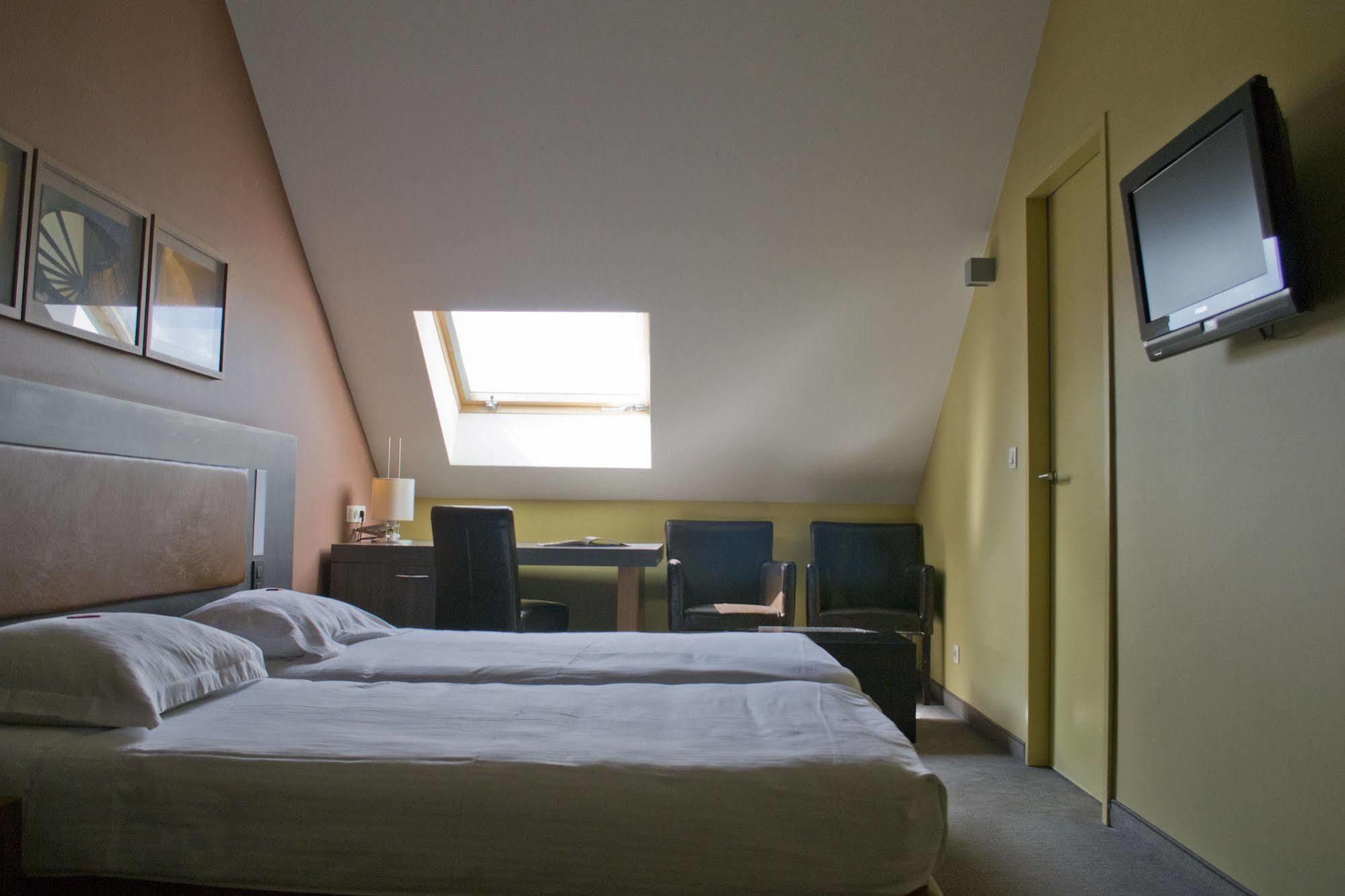 Het Godshuis Hotel ซินต์-เลาไรนส์ ภายนอก รูปภาพ